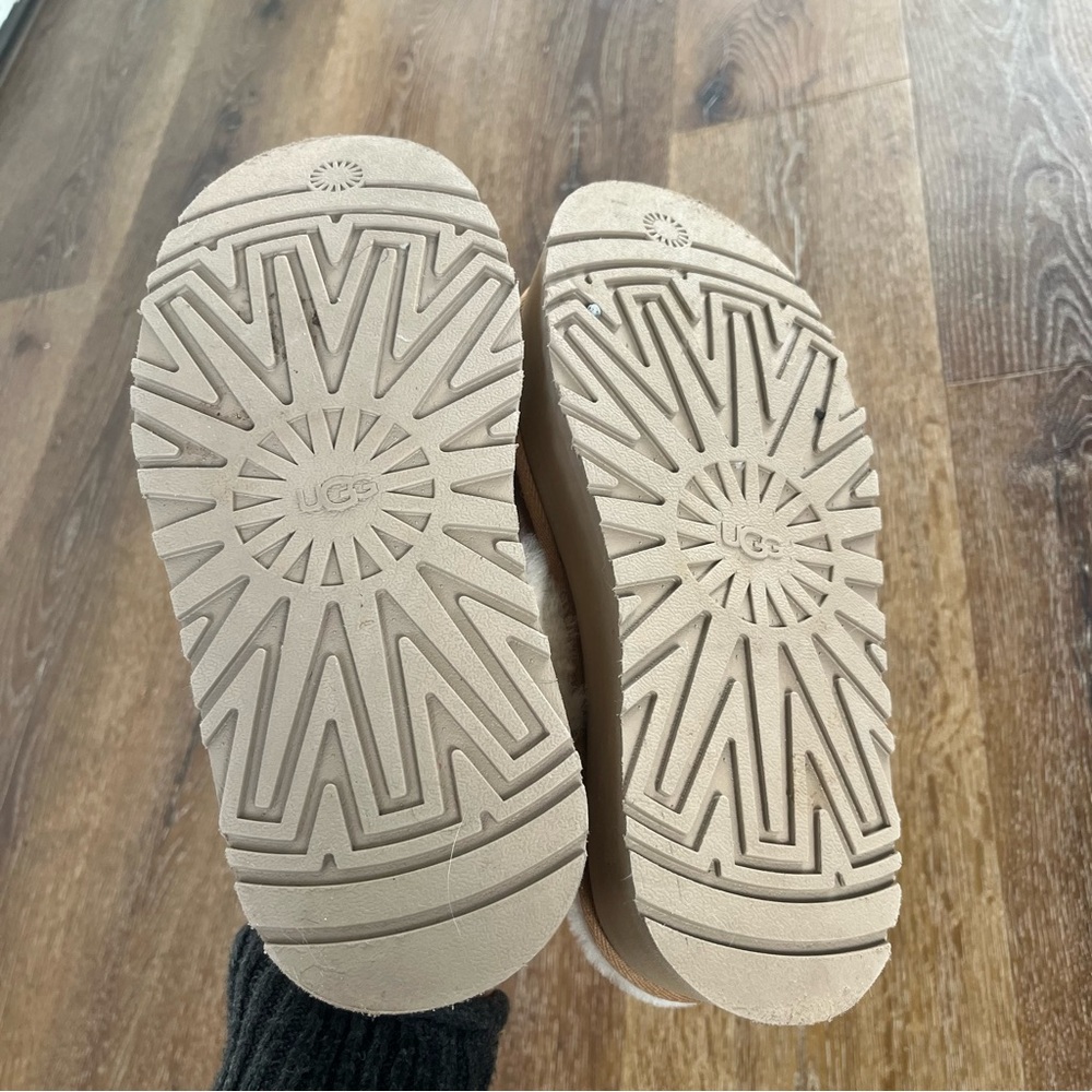 UGG Funkette Platform Slipper Shoe - Picture 6 of 6